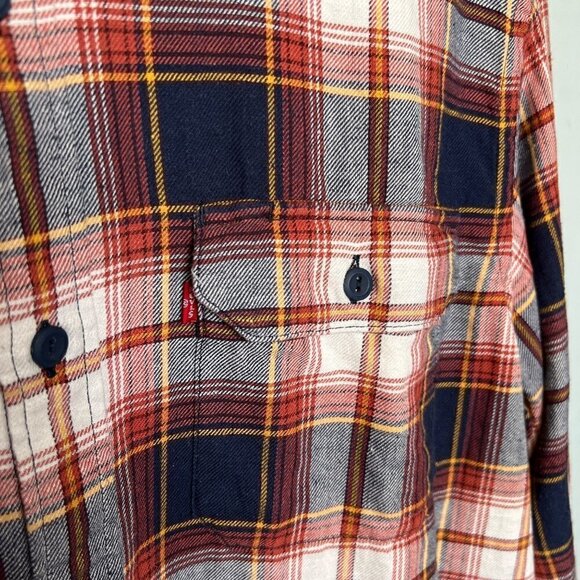 NWT Levi’s Plaid Flannel Button Front Shirt - Picture 2 of 7